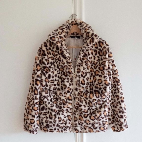 NWT  SUPER SOFT Faux Leopard Fur Coat - Picture 1 of 3